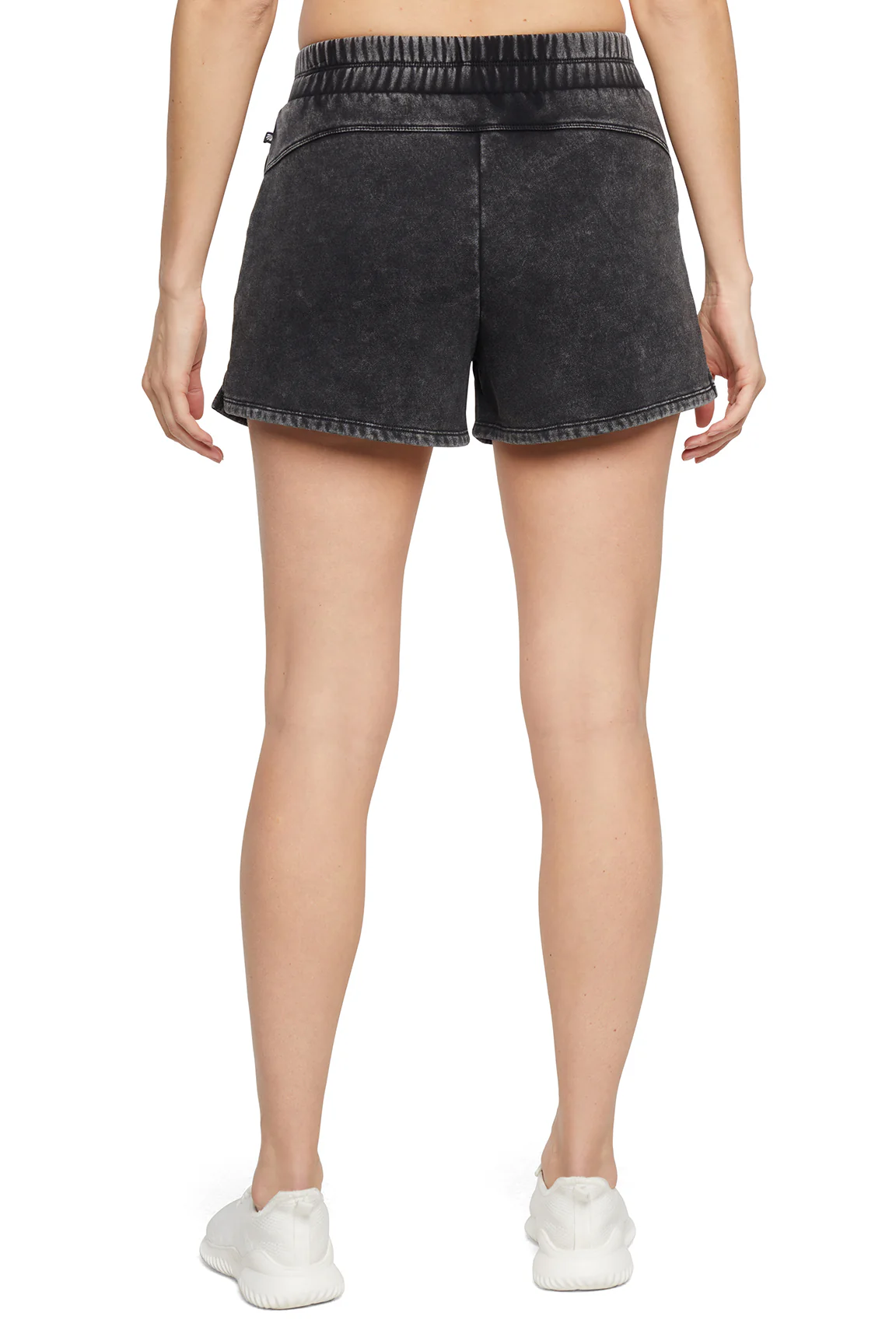 Elle Short - Image 14