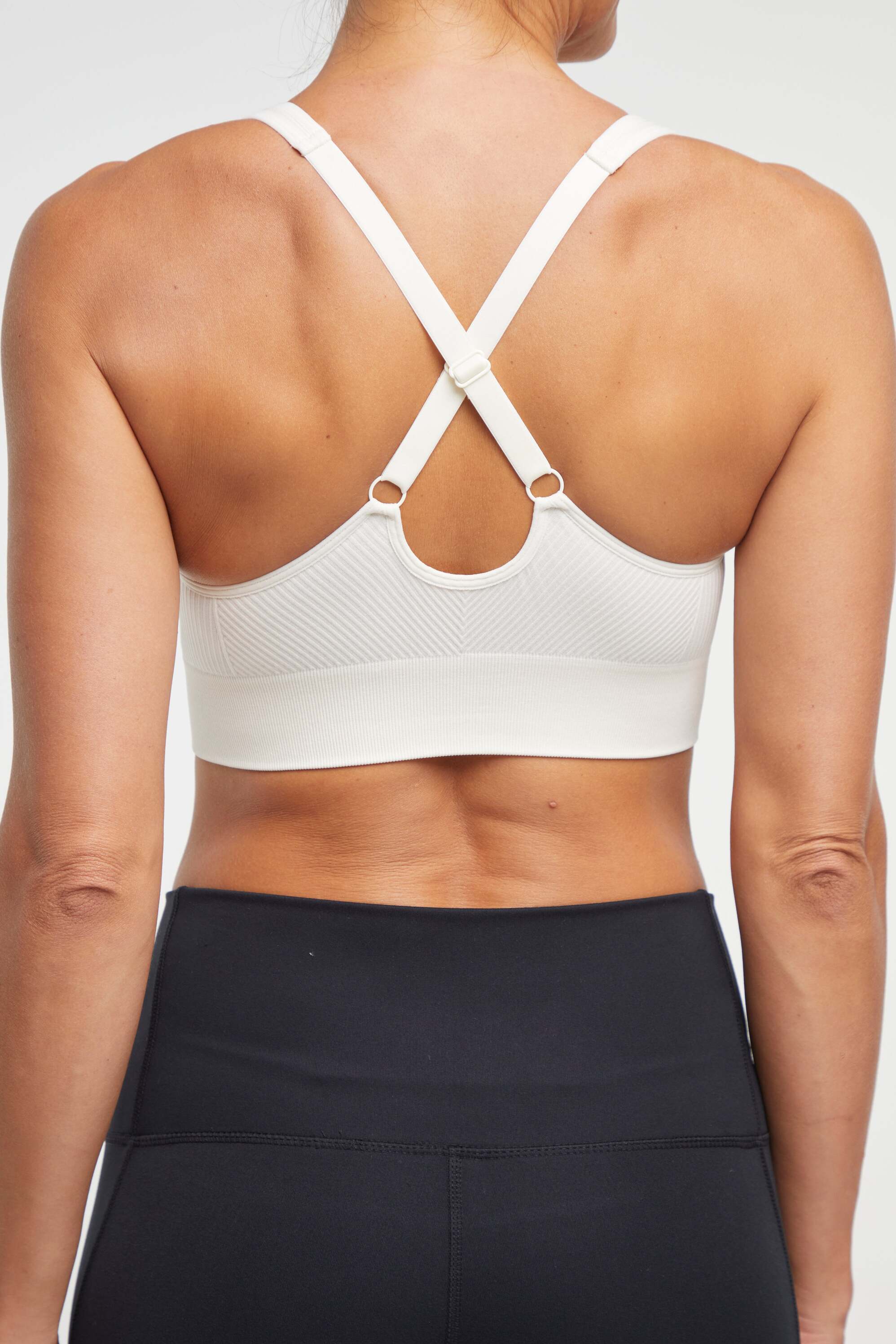 Addie Seamless Sports Bra - Image 23