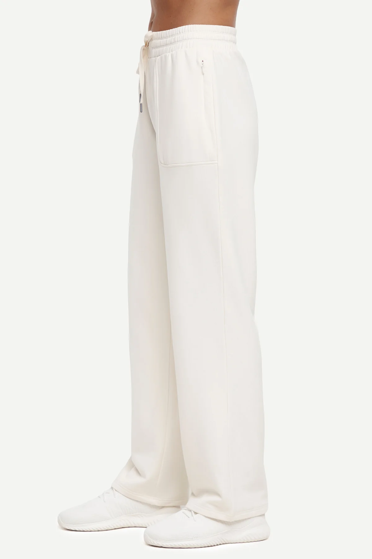 Mia Pant - Image 5