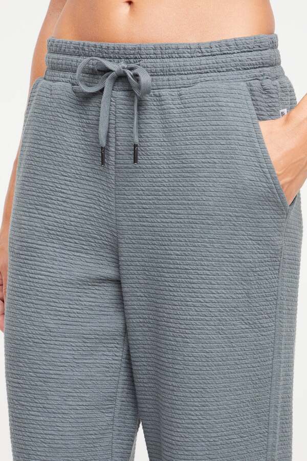 Freyi Pant - Image 11
